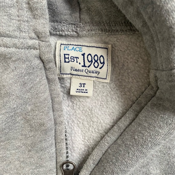 🌸3/$10🌸 grey zip up hoodie - Picture 3 of 3